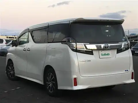 カタログ画像：ヴェルファイア （VELLFIRE） ３．５ロイヤルラウンジＳＰ 2015年12月 DBA-GGH35W 3500cc ホワイトパールクリスタルシャイン 燃費9.1km / l バック