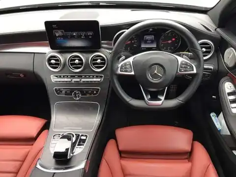 カタログ画像：Ｃクラス （C-CLASS） Ｃ２５０スポーツ 2015年4月 RBA-205045 2000cc イリジウムシルバー（Ｍ）orパラジウムシルバー（Ｍ）orダイヤモンドシルバー（Ｍ） 燃費16.0km / l 内装