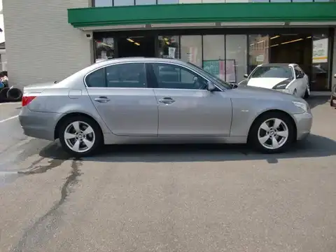 カタログ画像：５シリーズ （5 SERIES） ５３０ｉ 2003年8月 GH-NA30 3000cc チタン・シルバーメタリックorシルバー・グレーメタリック 外装