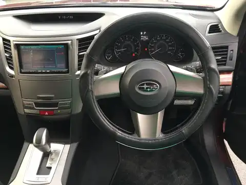 カタログ画像：レガシィアウトバック （LEGACY OUTBACK） ２．５ｉ Ｌパッケージ 2011年6月 DBA-BR9 2500cc サテンホワイト・パール 燃費13.2km / l 内装