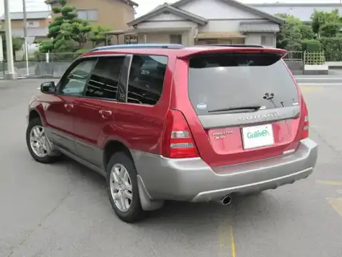 カタログ画像：フォレスター （FORESTER） Ｘ２０ Ｌ．Ｌ．Ｂｅａｎエディション 2004年4月 TA-SG5 2000cc コアレッド・メタリック／カーボングレー・メタリック 燃費13.6km / l バック