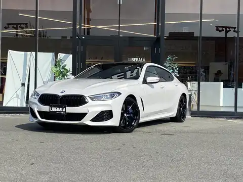 カタログ画像：８シリーズ （8 SERIES） Ｍ８５０ｉ ｘＤｒｉｖｅ グランクーペ 2022年3月 3BA-GV44 4400cc アルピン・ホワイト（ソリッド・カラー） 外装