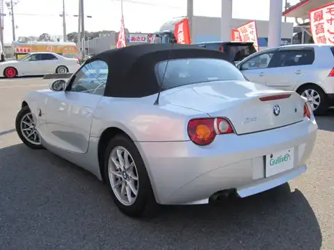 カタログ画像：Ｚ４ （Z4） ２．２ｉ 2004年6月 GH-BT22 2200cc チタン・シルバー（メタリック・カラー） 燃費9.5km / l バック