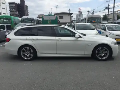 カタログ画像：５シリーズ （5 SERIES） ５２８ｉツーリング Ｍスポーツパッケージ 2011年11月 DBA-XL28 2000cc 燃費11.8km / l 外装