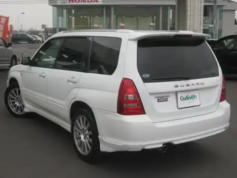 カタログ画像：フォレスター （FORESTER） クロススポーツ 2002年10月 TA-SG5 2000cc ピュアホワイト 燃費12.2km / l バック