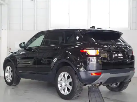 カタログ画像：レンジローバーイヴォーク （RANGE ROVER EVOQUE） アドバンテージエディション 2017年8月 CBA-LV2A 2000cc サントリーニブラック 燃費10.6km / l バック