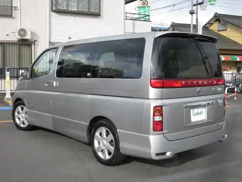 カタログ画像：エルグランド （ELGRAND） Ｖエアロ 2005年4月 CBA-ME51 2500cc ダイヤモンドシルバー（Ｍ）orスパークリングシルバー（Ｍ） 燃費8.9km / l バック