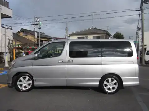 カタログ画像：エルグランド （ELGRAND） Ｖエアロ 2005年4月 CBA-MNE51 2500cc ダイヤモンドシルバー（Ｍ）orスパークリングシルバー（Ｍ） 燃費8.4km / l 外装