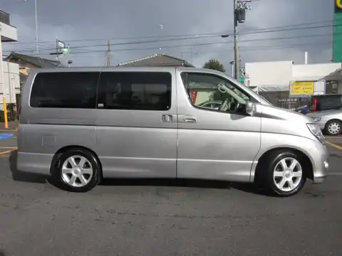 カタログ画像：エルグランド （ELGRAND） Ｖエアロ 2005年4月 CBA-MNE51 2500cc ダイヤモンドシルバー（Ｍ）orスパークリングシルバー（Ｍ） 燃費8.4km / l 外装