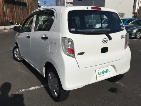 カタログ画像：ミライース （MIRA E:S） Ｌｆ 2014年7月 DBA-LA310S 660cc パールホワイトⅢ 燃費32.2km / l バック