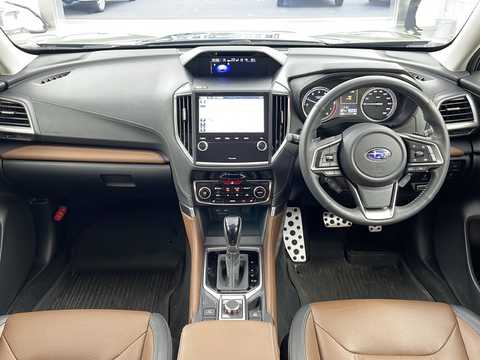 カタログ画像：フォレスター （FORESTER） ツーリング 2023年8月 5AA-SKE 2000cc オータムグリーン・メタリック 燃費14.0km / l 内装