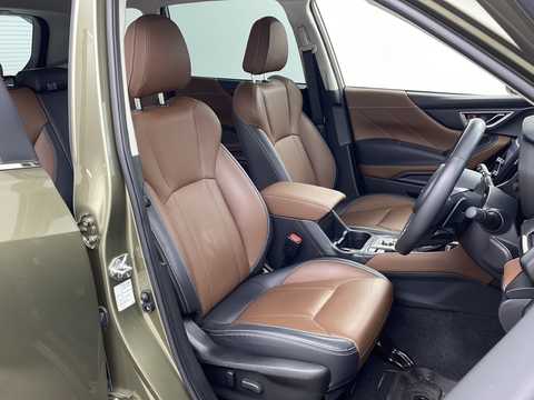 カタログ画像：フォレスター （FORESTER） ツーリング 2023年8月 5AA-SKE 2000cc オータムグリーン・メタリック 燃費14.0km / l 内装