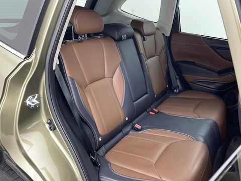 カタログ画像：フォレスター （FORESTER） ツーリング 2023年8月 5AA-SKE 2000cc オータムグリーン・メタリック 燃費14.0km / l 内装