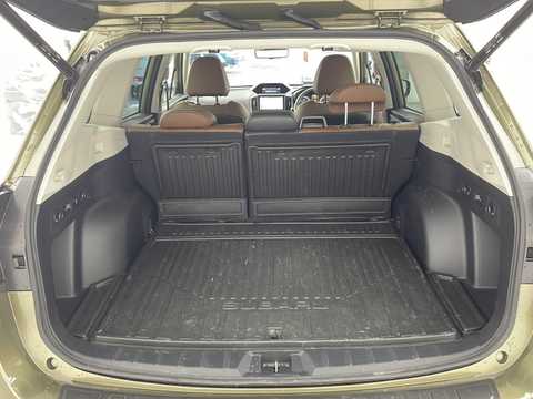 カタログ画像：フォレスター （FORESTER） ツーリング 2023年8月 5AA-SKE 2000cc オータムグリーン・メタリック 燃費14.0km / l 内装