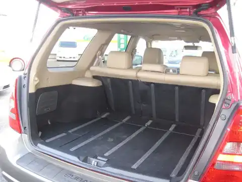 カタログ画像：フォレスター （FORESTER） ＸＴ Ｌ．Ｌ．Ｂｅａｎエディション 2004年2月 TA-SG5 2000cc コアレッド・メタリック／カーボングレー・メタリック 燃費13.0km / l 内装