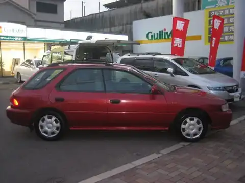 カタログ画像：インプレッサスポーツワゴン （IMPREZA SPORTS WAGON） ＧＢ 1999年9月 GF-GF5 1800cc シャイニーレッド・マイカ 燃費13.0km / l 外装