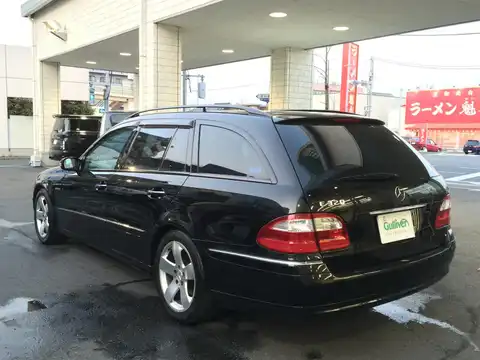 カタログ画像：Ｅクラスステーションワゴン （E-CLASS STATIONWAGON） Ｅ３２０ ステーションワゴン アバンギャルド 2004年4月 GH-211265C 3200cc メラナイトブラック（Ｍ） 燃費8.5km / l バック