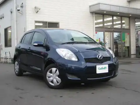 カタログ画像：ヴィッツ （VITZ） Ｆ 2008年9月 DBA-SCP90 1300cc ダークブルーマイカメタリック 燃費19.6km / l フロント