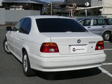 カタログ画像：５シリーズ （5 SERIES） ５２５ｉハイライン 2000年11月 GH-DT25 2500cc アルピン・ホワイトIII（ソリッドカラー） 燃費8.4km / l バック