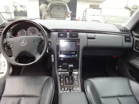 カタログ画像：Ｅクラス （E-CLASS） Ｅ４３０ スポーツライン 2001年4月 GF-210070 4300cc フィアンホワイト 燃費8.0km / l 内装