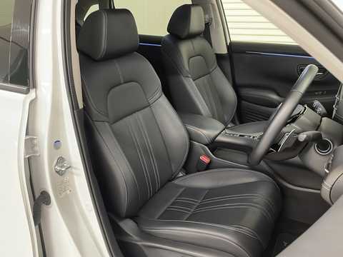 カタログ画像：ＺＲ－Ｖ （ZR-V） ｅ：ＨＥＶ Ｚ 2023年4月 6AA-RZ6 2000cc プラチナホワイト・パール 燃費21.5km / l 外装