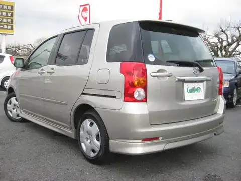 カタログ画像：ラウム （RAUM） ラウム Ｇパッケージ 2005年8月 CBA-NCZ25 1500cc シルバーメタリックグラファイト 燃費15.0km / l バック