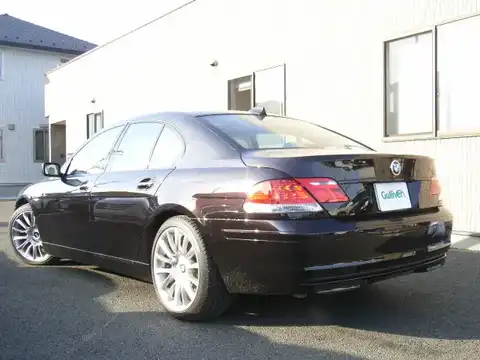 カタログ画像：７シリーズ （7 SERIES） ７４０ｉ ダイナミック・スポーツ・エディション 2008年5月 ABA-HL40 4000cc ルビー・ブラック 燃費7.7km / l バック