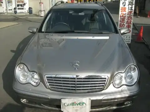 カタログ画像：Ｃクラスステーションワゴン （C-CLASS STATIONWAGON） Ｃ２００コンプレッサー ステーションワゴン 2004年6月 GH-203242 1800cc キューバナイトシルバーorブリリアントシルバー 燃費10.6km / l フロント