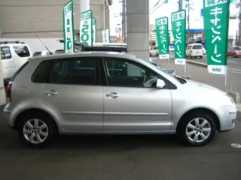 カタログ画像：ポロ （POLO） ポロ フェリーチェ 2007年12月 ABA-9NBUD 1400cc リフレックスシルバーメタリック 燃費13.2km / l 外装