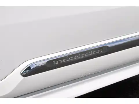 カタログ画像：ＸＣ９０ （XC90） Ｔ６ ＡＷＤ インスクリプション エアサスペンション装着車 2016年1月 DBA-LB420XCA 2000cc クリスタルホワイトパール 燃費11.4km / l 外装