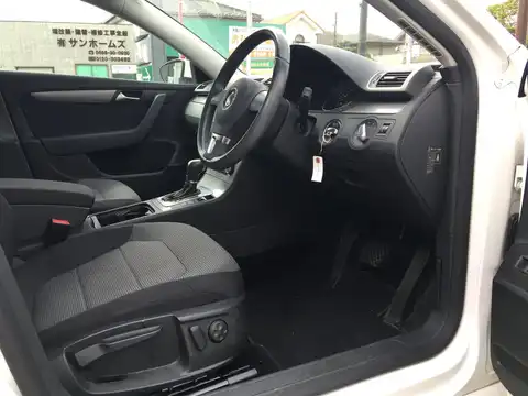 カタログ画像：パサートヴァリアント （PASSAT VARIANT） ナビエディション 2014年1月 DBA-3CCAX 1400cc キャンディホワイト 燃費17.6km / l 内装