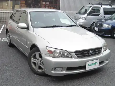 カタログ画像：アルテッツァジータ （ALTEZZA GITA） ＡＳ２００ Ｌエディション 2002年8月 TA-GXE15W 2000cc シルバーメタリック 燃費10.6km / l メイン（その他）