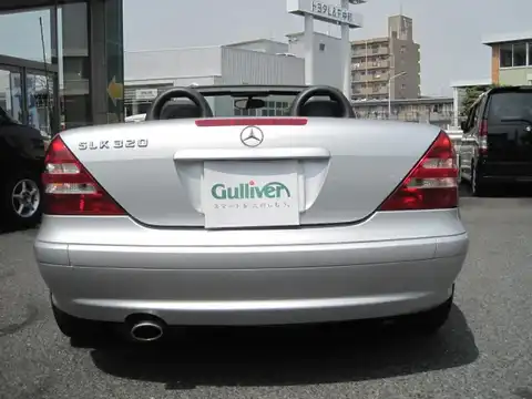 カタログ画像：ＳＬＫ （SLK） ＳＬＫ３２０ 2003年8月 GH-170465 3200cc ブリリアントシルバー（Ｍ） 燃費9.3km / l バック