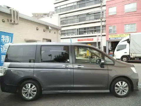 カタログ画像：ステップワゴンスパーダ （STEPWAGON SPADA） Ｓ 2014年4月 DBA-RK6 2000cc モダンスティール・メタリック 燃費13.6km / l 外装