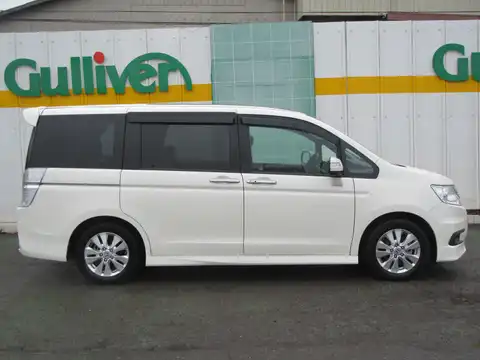 カタログ画像：ステップワゴンスパーダ （STEPWAGON SPADA） Ｚ ＨＤＤナビエディション 2011年8月 DBA-RK5 2000cc プレミアムホワイト・パール 燃費13.2km / l 外装