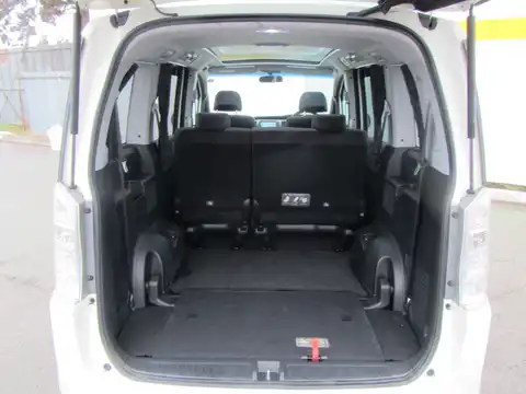 カタログ画像：ステップワゴンスパーダ （STEPWAGON SPADA） Ｚ ＨＤＤナビエディション 2011年8月 DBA-RK5 2000cc プレミアムホワイト・パール 燃費13.2km / l 内装