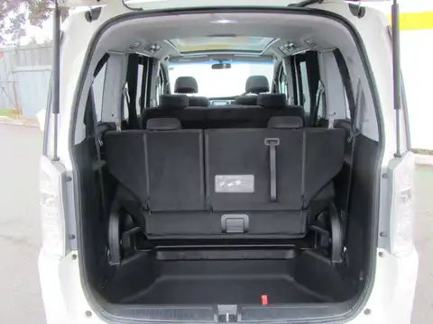 カタログ画像：ステップワゴンスパーダ （STEPWAGON SPADA） Ｚ ＨＤＤナビエディション 2011年8月 DBA-RK5 2000cc プレミアムホワイト・パール 燃費13.2km / l 内装