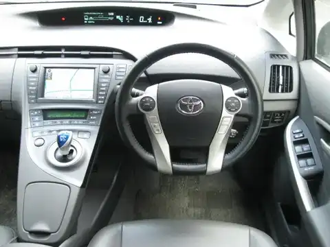 カタログ画像：プリウス （PRIUS） Ｇツーリングセレクション・レザーパッケージ 2009年5月 DAA-ZVW30 1800cc シルバーメタリックorアイスバーグシルバーマイカメタリック 燃費35.5km / l 内装