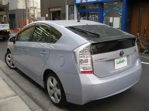 カタログ画像：プリウス （PRIUS） Ｇツーリングセレクション・レザーパッケージ 2009年5月 DAA-ZVW30 1800cc シルバーメタリックorアイスバーグシルバーマイカメタリック 燃費35.5km / l バック