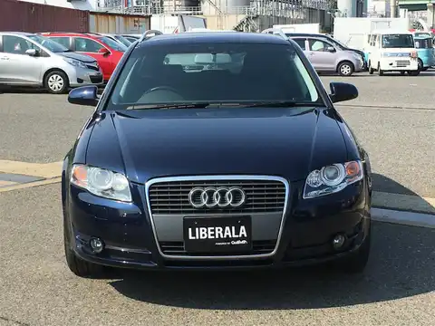 カタログ画像：Ａ４アバント （A4 AVANT） ２．０アトラクション ラグジュアリーライン 2007年3月 GH-8EALT 2000cc ディープシーブルーパールエフェクト 燃費10.8km / l フロント