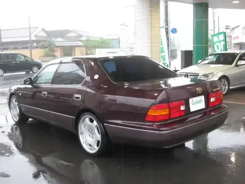 カタログ画像：セルシオ （CELSIOR） Ｂ仕様 ｅＲバージョン装着車 1997年7月 E-UCF20 4000cc ローズレッドマイカトーニングＧ 燃費8.2km / l バック