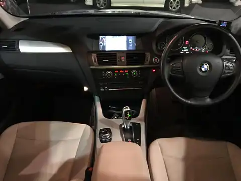 カタログ画像：Ｘ３ （X3） ｘＤｒｉｖｅ ２８ｉ 2013年9月 DBA-WX20 2000cc チタン・シルバー（メタリック・カラー）orミネラル・シルバー（メタリック・カラー） 燃費13.6km / l 内装