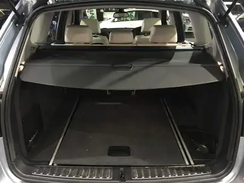 カタログ画像：Ｘ３ （X3） ｘＤｒｉｖｅ ２８ｉ 2013年9月 DBA-WX20 2000cc チタン・シルバー（メタリック・カラー）orミネラル・シルバー（メタリック・カラー） 燃費13.6km / l 内装