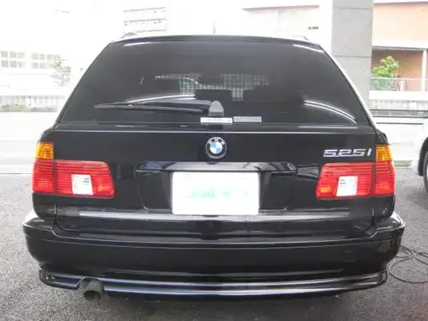 カタログ画像：５シリーズ （5 SERIES） ５２５ｉツーリングハイラインパッケージ 2004年4月 GH-DS25 2500cc 燃費7.9km / l バック