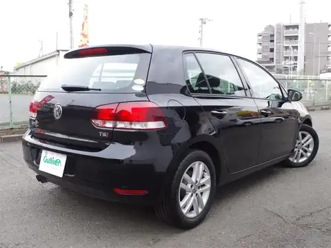 カタログ画像：ゴルフ （GOLF） ＴＳＩコンフォートラインプレミアムエディション 2011年8月 DBA-1KCAX 1400cc ディープブラックパールエフェクト 燃費16.4km / l バック