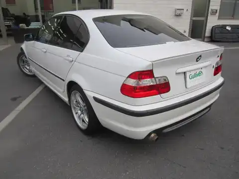 カタログ画像：３シリーズ （3 SERIES） ３１８ｉ Ｍスポーツパッケージ 2001年10月 GH-AY20 2000cc 燃費13.2km / l バック