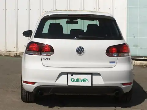 カタログ画像：ゴルフ （GOLF） ＧＴＩ 2009年9月 ABA-1KCCZ 2000cc キャンディホワイト 燃費13.0km / l バック