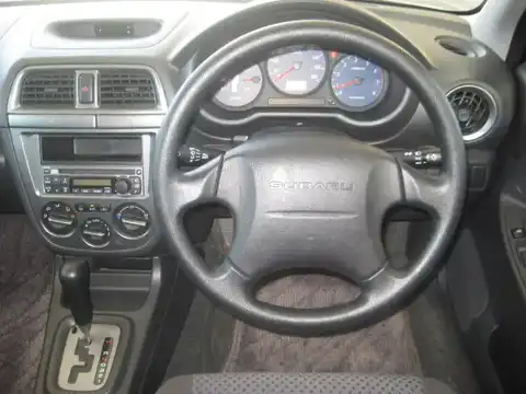 カタログ画像：インプレッサ （IMPREZA） １５ｉ 2003年9月 LA-GD3 1500cc プレミアムシルバー・メタリック 燃費14.2km / l 内装