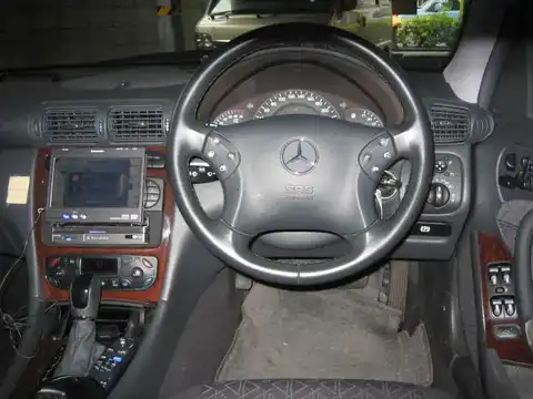 カタログ画像：Ｃクラス （C-CLASS） Ｃ２４０スポーツライン 2001年7月 GF-203061 2600cc 燃費9.5km / l メイン