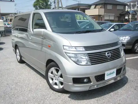 カタログ画像：エルグランド （ELGRAND） Ｘ 2004年4月 UA-NE51 3500cc シャンパンシルバー（ＴＭ） 燃費7.8km / l メイン（その他）